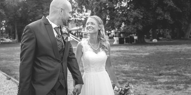 Hochzeitsfotos - Copyright und Rechte: Bilder auf Social Media erlaubt - Münsterland - Einfach nur glücklich - DW_Hochzeitsfotografie
