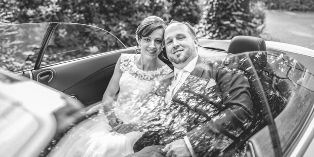 Hochzeitsfotos - Art des Shootings: Fotostory - Obernkirchen - Bei dem Sonnenschein, geht's mit dem Caprio weiter - DW_Hochzeitsfotografie
