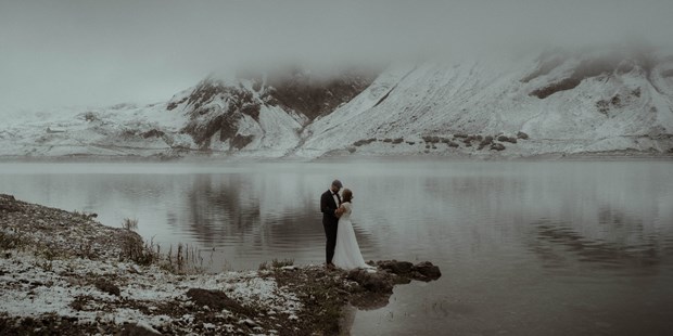 Hochzeitsfotos - Art des Shootings: Portrait Hochzeitsshooting - Appenzell - Früh-winterliches Elopement am Lünersee - Dan Jenson Photography
