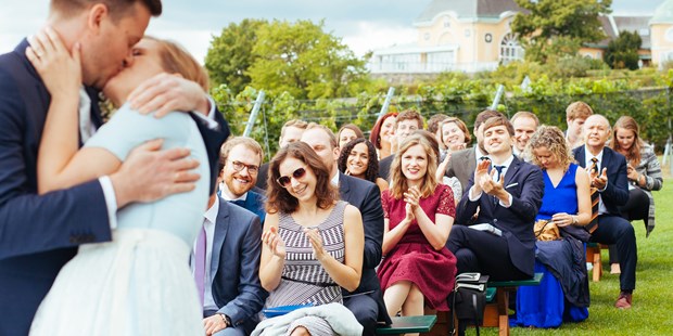 Hochzeitsfotos - Copyright und Rechte: Bilder auf Social Media erlaubt - Donauraum - freynoi - Die Hochzeitsfotografinnen