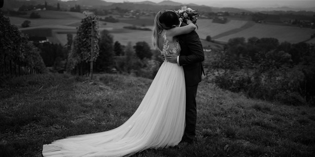 Hochzeitsfotos - Videografie buchbar - Studenzen - BLISS & DELIGHT AUTHENTIC WEDDING PHOTOS AND VIDEOS