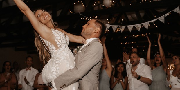 Hochzeitsfotos - Videografie buchbar - Studenzen - BLISS & DELIGHT AUTHENTIC WEDDING PHOTOS AND VIDEOS