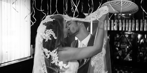 Hochzeitsfotos - Copyright und Rechte: Bilder auf Social Media erlaubt - Salzburg - Hochzeit Salzburg und Attersee - Mathias Suchold