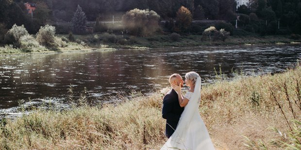 Hochzeitsfotos - Art des Shootings: Unterwassershooting - Blankenhain - Linda und Tobi Hochzeitsfotografie