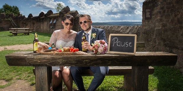 Hochzeitsfotos - Fotobox mit Zubehör - Bayern - soma-fotografie