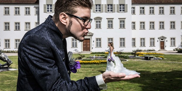 Hochzeitsfotos - Fotostudio - Obergerlafingen - Ich trage DICH auf Händen.... - Jeannine Good