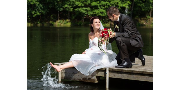 Hochzeitsfotos - Art des Shootings: Portrait Hochzeitsshooting - Wachau - Wasserspiele - neero Fotografie und Grafik