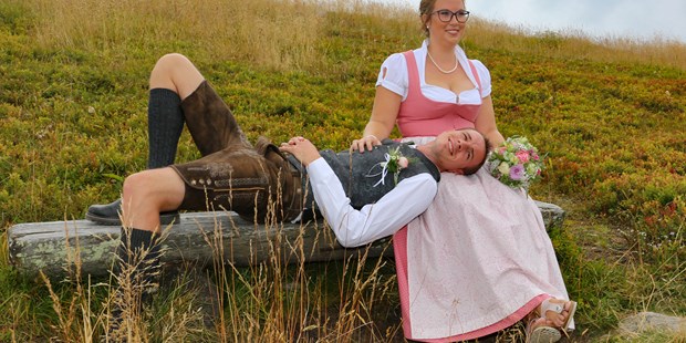 Hochzeitsfotos - Art des Shootings: 360-Grad-Fotografie - Grödig - Steffi & Thomas aus Tirol. Kärntnerin  lernt Niederösterreicher kennen und heiratet auf der Planai.

Die schönsten Erinnerungsbilder wie immer von FotoTOM - TOM Eitzinger