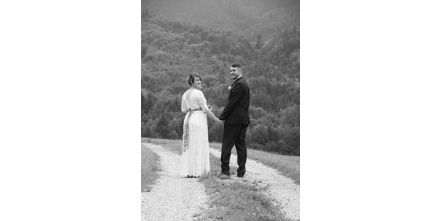 Hochzeitsfotos - Copyright und Rechte: keine Vervielfältigung erlaubt - St. Donat - Hand in Hand ein Leben lang - Fotokunstwerk von Eva