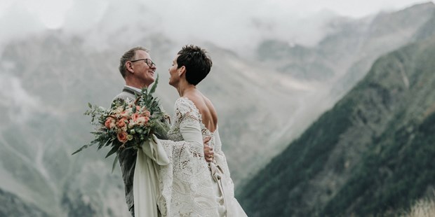 Hochzeitsfotos - Art des Shootings: Portrait Hochzeitsshooting - Tirol - Berghochzeit über Sölden - Shots Of Love - Barbara Weber Photography