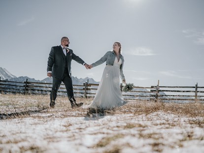 Hochzeitsfotos - Fotobox mit Zubehör - Gmünd (Gmünd in Kärnten) - Winterhochzeit in Gerlos - Shots Of Love - Barbara Weber Photography