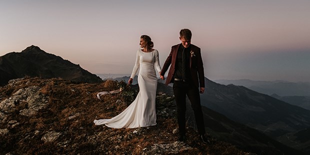 Hochzeitsfotos - Copyright und Rechte: Bilder kommerziell nutzbar - Nassereith - Berghochzeit im Abendlicht - Blitzkneisser