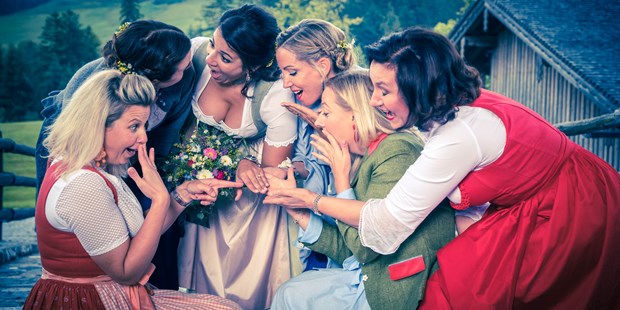Hochzeitsfotos - Berufsfotograf - Salzburg - Mädeslrunde - Dein schönster Tag - Hochzeitsfotografie