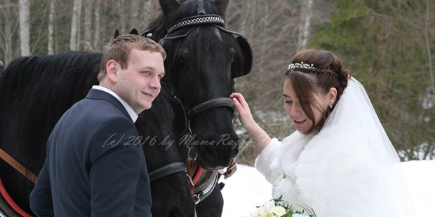 Hochzeitsfotos - Wir wünschen dem Brautpaar alles Gute für die Zukunft...
(c)2016 by Paparazzi-Tirol | mamaRazzi-foto - Paparazzi Tirol | MamaRazzi - Foto | Isabella Seidl Photography