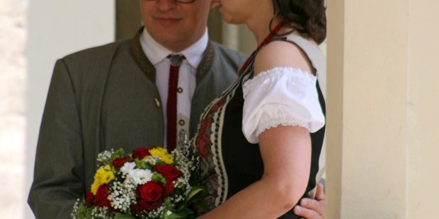 Hochzeitsfotos - Michael und Martina
Standesamtliche Trauung inTracht
(c)2016 by Paparazzi-Tirol | mamaRazzi-foto
 - Paparazzi Tirol | MamaRazzi - Foto | Isabella Seidl Photography