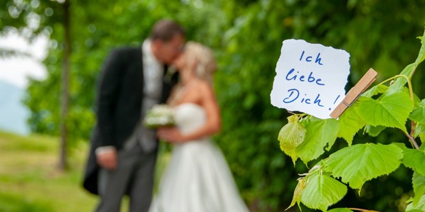 Hochzeitsfotos - Copyright und Rechte: Bilder dürfen bearbeitet werden - Hof (Tiefgraben) - Florian Pollak - visualica.com