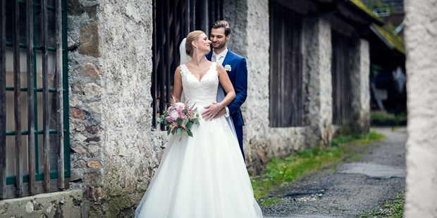 Hochzeitsfotos - Fotobox alleine buchbar - Tiefgraben - Paarshooting Traunkirchen / Traunsee - Visual Wedding – Martin & Katrin