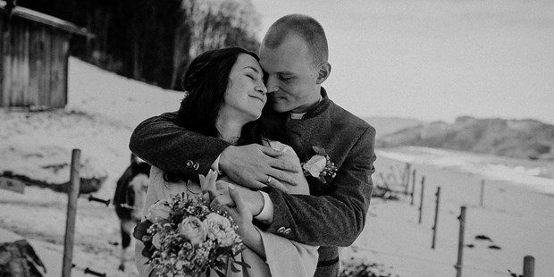 Hochzeitsfotos - Copyright und Rechte: Bilder auf Social Media erlaubt - Oberbayern - Simone Kienzl Fotografie