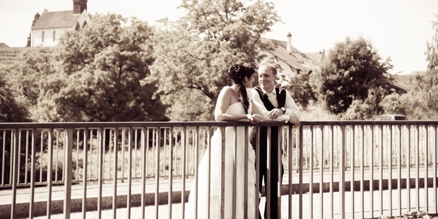 Hochzeitsfotos - Fotostudio - Reutlingen - Während dem Paarshooting entstehen traumhafte Hochzeitsbilder mit viel Engagement und Feingefühl. - Fotografie by Carole Fleischmann