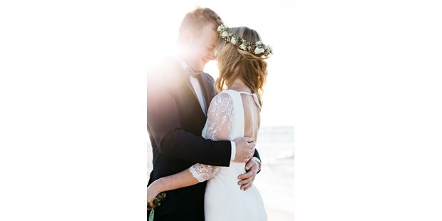 Hochzeitsfotos - Fotobox mit Zubehör - Dessau - Traumhochzeit am Strand. - Jennifer & Michael Photography