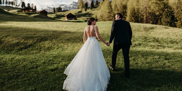 Hochzeitsfotos - Art des Shootings: Trash your Dress - Oberammergau - Peakhearts 