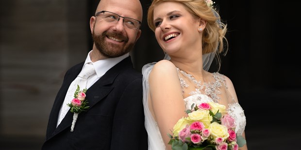 Hochzeitsfotos - Bonn - Standesamtliche Trauung | Hochzeitsshooting - Viktor Theobaldt