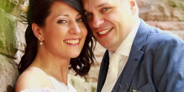 Hochzeitsfotos - Copyright und Rechte: Bilder auf Social Media erlaubt - Schwäbische Alb - Brautpaar - Christian Prerauer