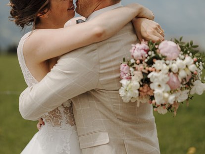Hochzeitsfotos - Copyright und Rechte: Bilder auf Social Media erlaubt - Wals - PIA EMBERGER