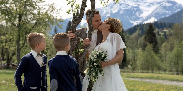 Hochzeitsfotos - Fotobox mit Zubehör - Tiroler Unterland - Good Times Photography