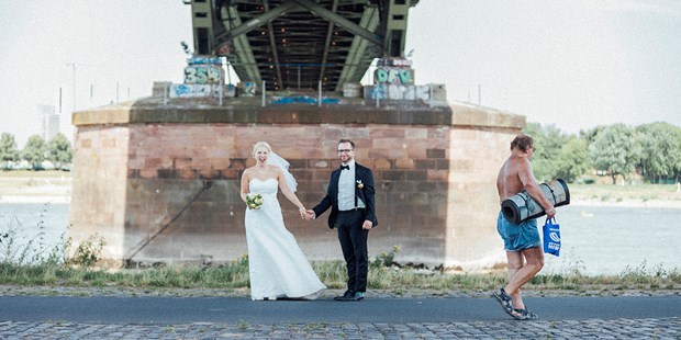Hochzeitsfotos - Art des Shootings: 360-Grad-Fotografie - Rüsselsheim - emotionale und authentische Hochzeitsfotografie. 
Mehr auf www.hamidan.de - Gülten Hamidanoglu