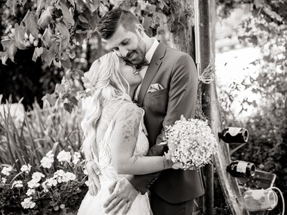 Hochzeitsfotos - Art des Shootings: Portrait Hochzeitsshooting - Stallhofen (Stallhofen) - Ein tolles Paar - Monika Wittmann Photography