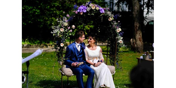 Hochzeitsfotos - Copyright und Rechte: Bilder kommerziell nutzbar - Birken-Honigsessen - momente-einfangen.de