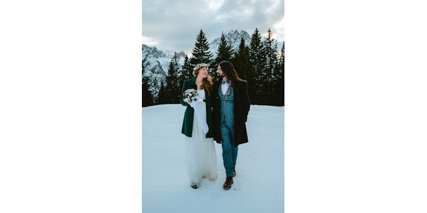 Hochzeitsfotos - Copyright und Rechte: Bilder auf Social Media erlaubt - Oberdrautal - Hochzeit auf der Dolomitenhütte in Osttirol (Winterhochzeit) Lienz

Hochzeitsfotograf Lienz - Valentino Zippo Photography