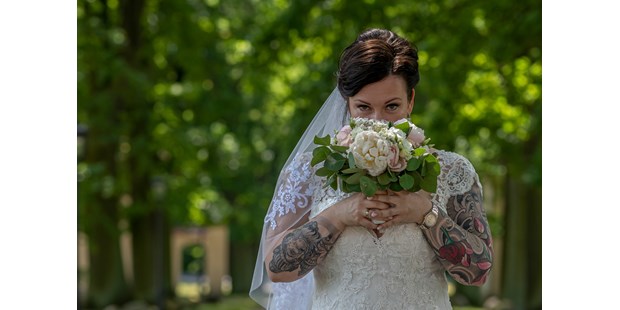 Hochzeitsfotos - Copyright und Rechte: Bilder auf Social Media erlaubt - Elbeland - Nina - Roland Schlegel