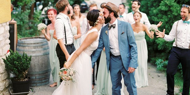 Hochzeitsfotos - Copyright und Rechte: Bilder auf Social Media erlaubt - Wien - Hochzeit in der Südsteiermark - Melanie Nedelko - timeless storytelling
