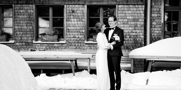 Hochzeitsfotos - Fotobox mit Zubehör - Appenzell - Ob im Winter oder im Sommer - ich bin immer gerne dabei.  - Verena Wehrle