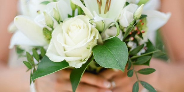 Hochzeitsfotos - Videografie buchbar - Vorchdorf - Bridal bouquet - Karoline Grill Photography