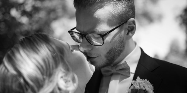 Hochzeitsfotos - Copyright und Rechte: Bilder auf Social Media erlaubt - Eifel - Hochzeitsfotografie Larberg