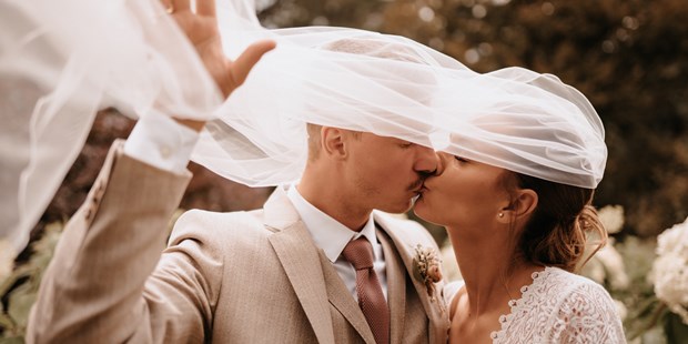 Hochzeitsfotos - Tiroler Oberland - Die Zeit für ein Paarshooting ist einfach so wichtig. - Dzenana Frau Imamovic
