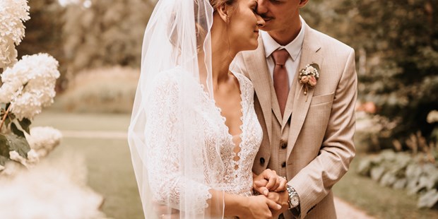 Hochzeitsfotos - Copyright und Rechte: Bilder auf Social Media erlaubt - Tiroler Oberland - Dzenana Frau Imamovic
