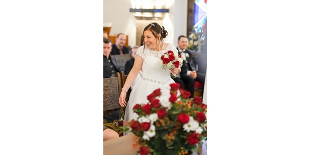 Hochzeitsfotos - Art des Shootings: Fotostory - Tiroler Unterland - Das natürliche Lächeln! UNBEZAHLBAR - Sabrina Hohn