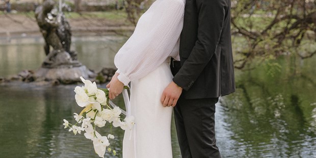 Hochzeitsfotos - Art des Shootings: Unterwassershooting - Horn (Horn) - Brautpaar bei Hochzeit in Wien - Sandy Alonso Photography