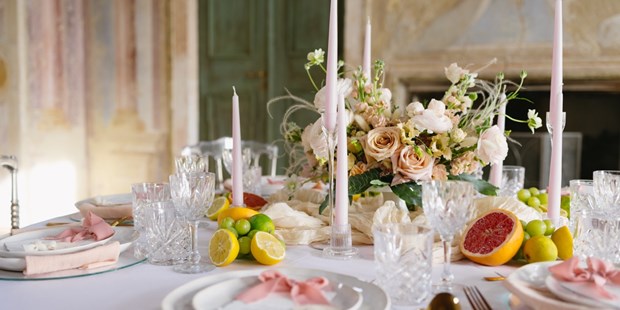 Hochzeitsfotos - Mattersburg - Hochzeitstafel elegant - Sandy Alonso Photography