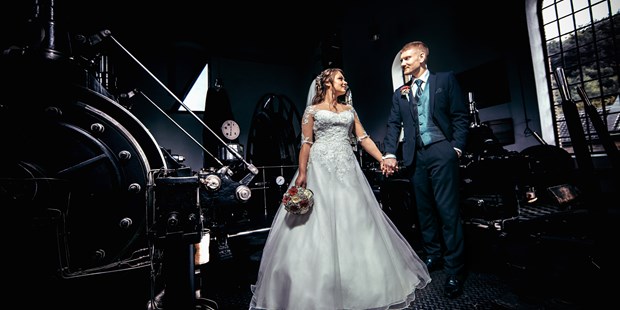 Hochzeitsfotos - Fotobox alleine buchbar - Birken-Honigsessen - Christof Oppermann - Authentic Wedding Storytelling
