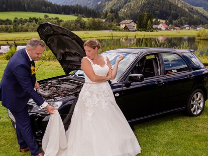 Hochzeitsfotos - Fotobox mit Zubehör - Wimpassing im Schwarzatale - Wedding Paradise e.U. Professional Wedding Photographer
