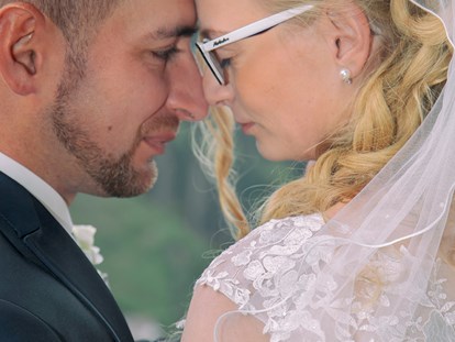 Hochzeitsfotos - Fotobox mit Zubehör - Lenart - Wedding Paradise e.U. Professional Wedding Photographer