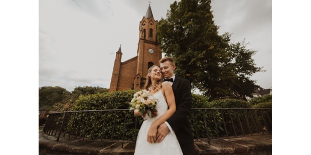 Hochzeitsfotos - Fotobox alleine buchbar - Trier - Hochzeit mit Julia & Gennadij - Linz am Rhein - Evangelische Kirche - Aurelian D Photography 