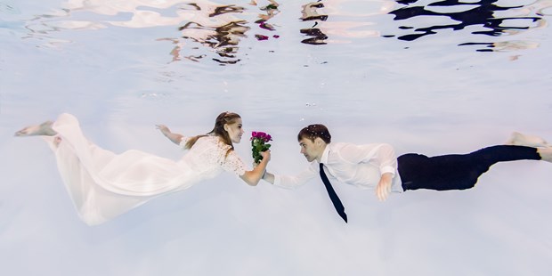 Hochzeitsfotos - Art des Shootings: Unterwassershooting - Thüringen Nord - der Antrag - ST.ERN Photography