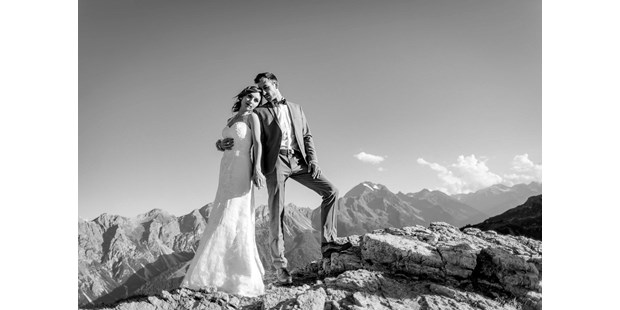 Hochzeitsfotos - Art des Shootings: Portrait Hochzeitsshooting - Tirol - Adrian Meth Photography