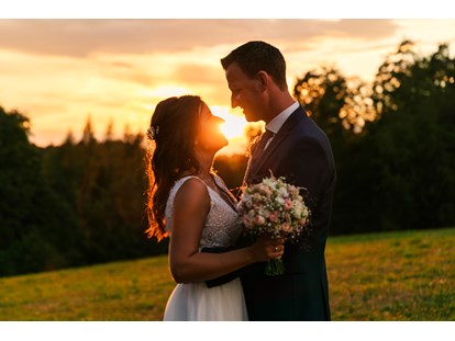 Hochzeitsfotos - Copyright und Rechte: Bilder auf Social Media erlaubt - Esternberg - Traumomente e.U.